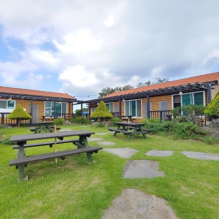 Jeju Oreum Pension Экстерьер фото