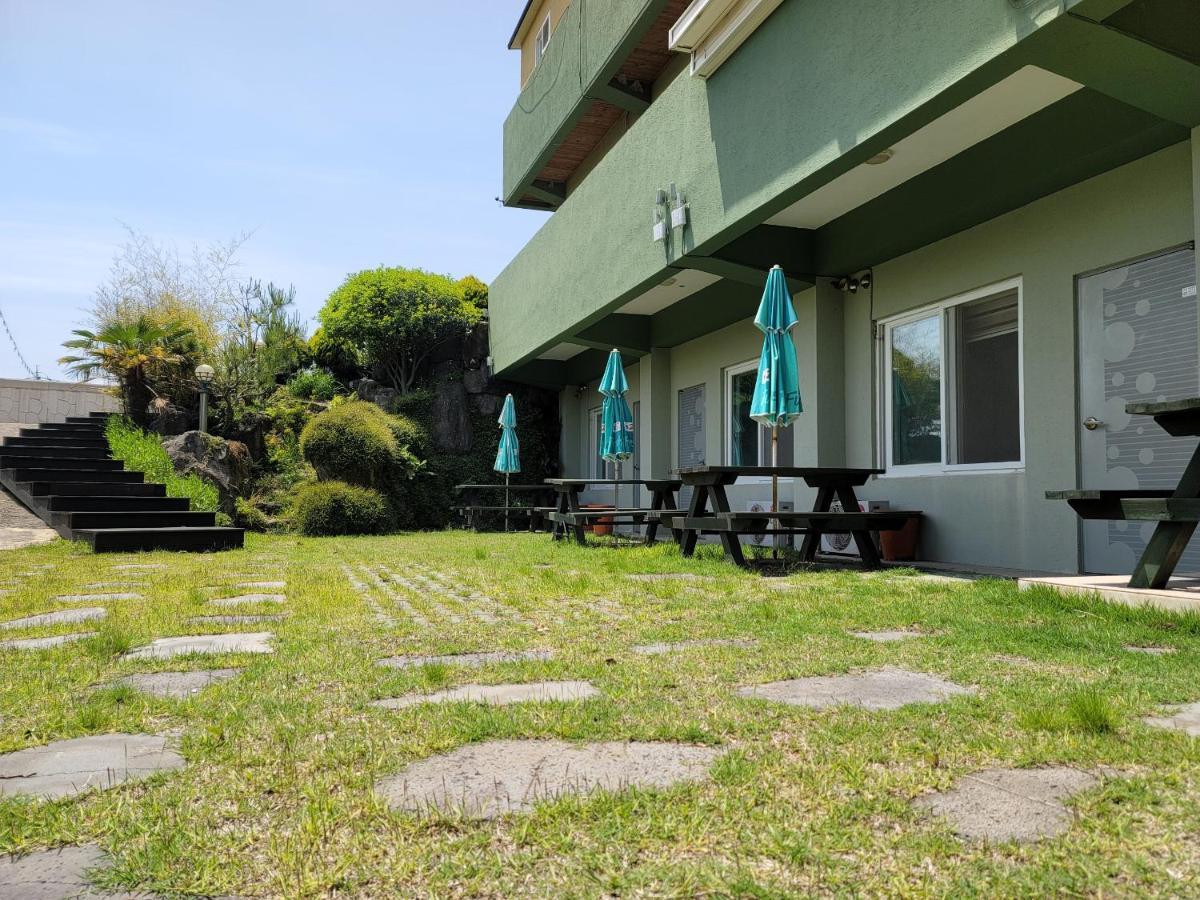 Jeju Oreum Pension Экстерьер фото