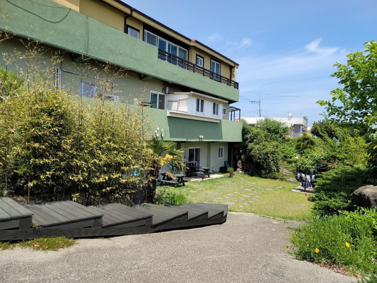 Jeju Oreum Pension Экстерьер фото